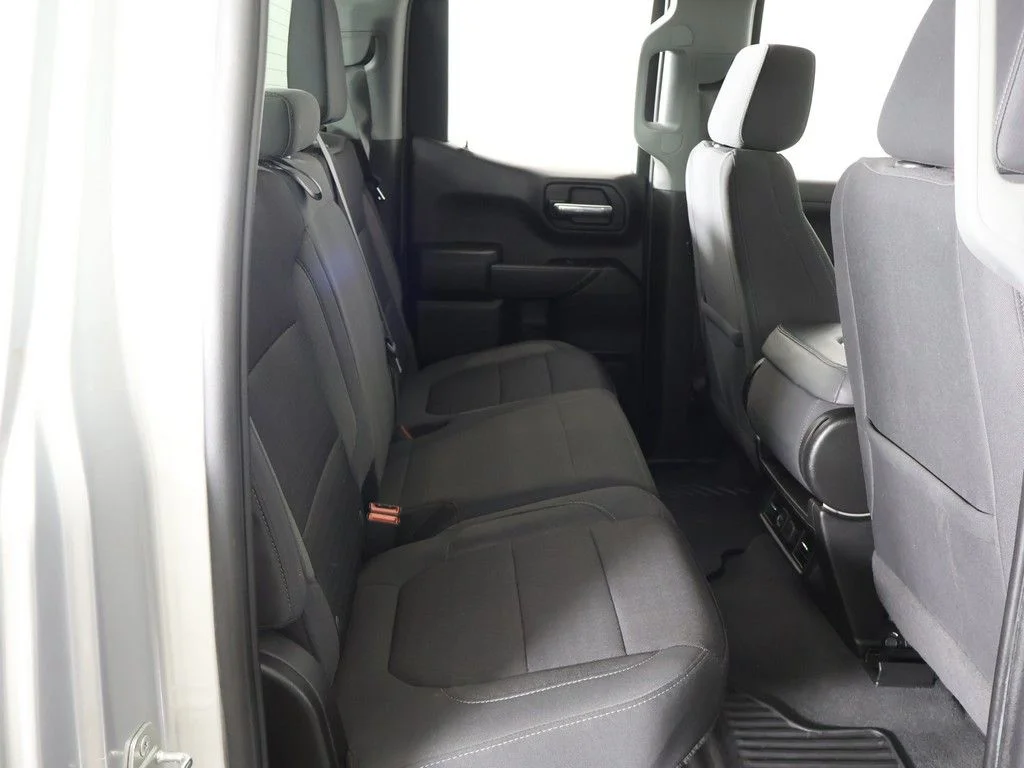 Used 2022 Silver Ice Metallic Chevrolet LT image 33