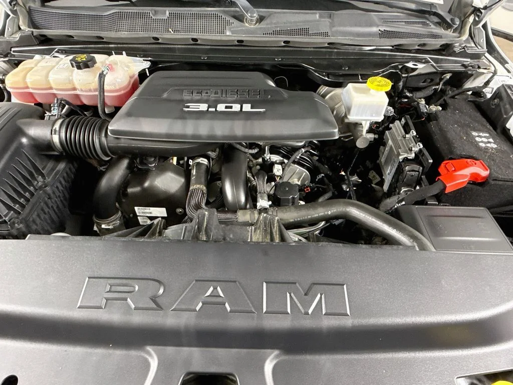 Used 2022 White Ram Laramie image 30
