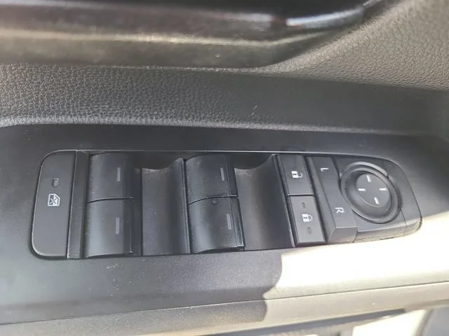Used 2024  Toyota SR5 image 9