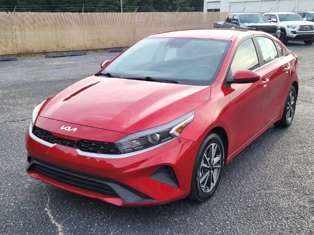 Used 2024 Red Kia LXS image 5