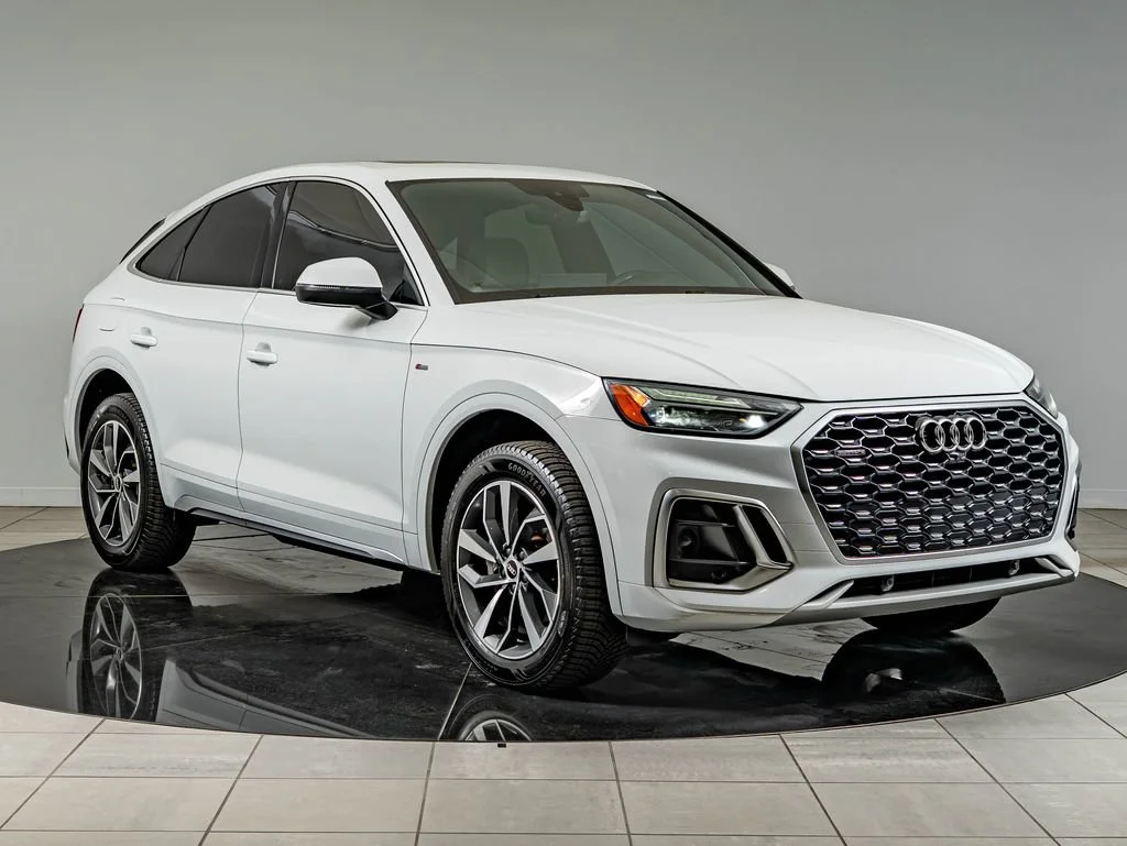 Used 2022 Glacier White Metallic Audi 45 S line Premium image 3