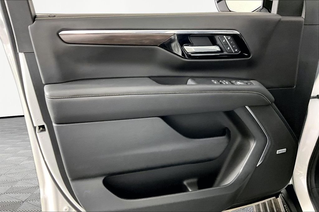 Used 2025 Beige Chevrolet Premier image 15