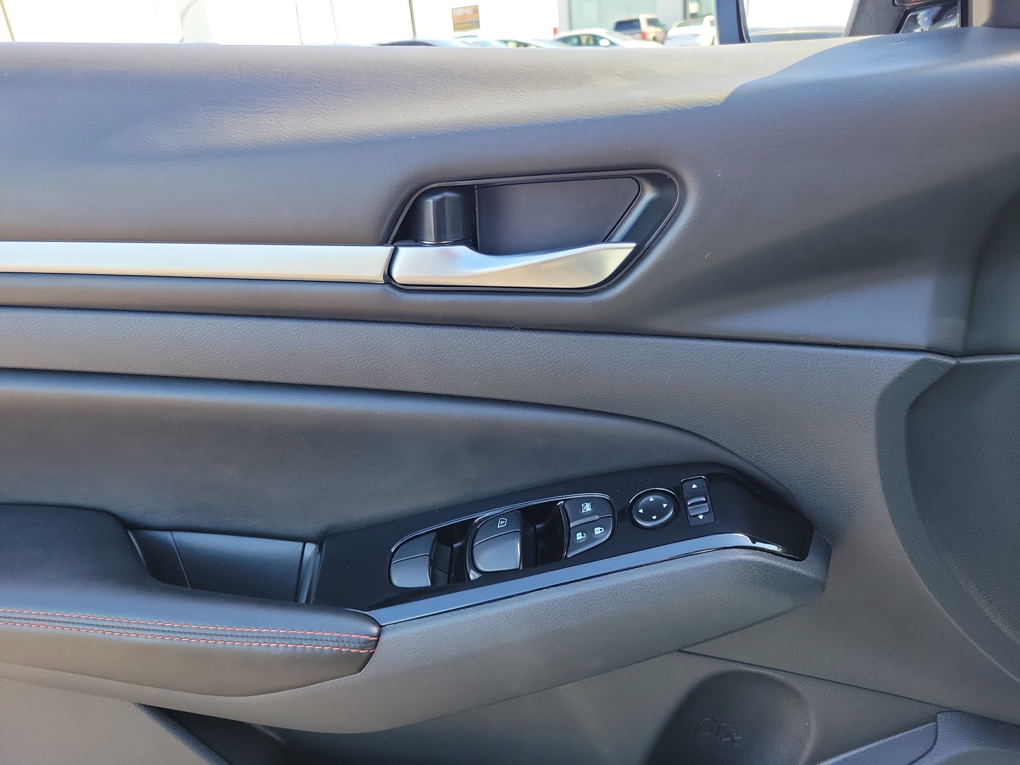 2025 Nissan Altima SR - Photo 17