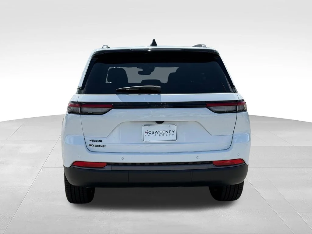 New 2026 Bright White Clear-Coat Exterior Paint Jeep Limited image 28