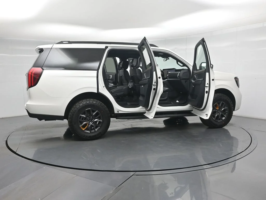 New 2026 Star White Metallic Tri-Coat Ford Tremor image 4