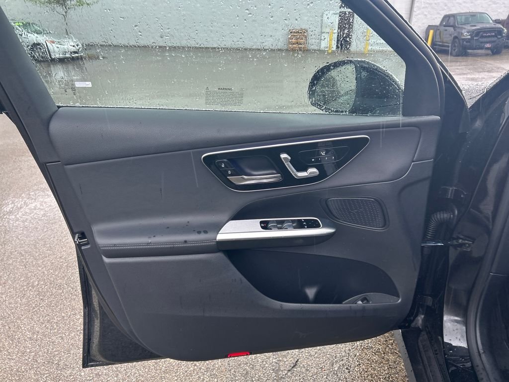 Used 2026 Black Mercedes-Benz GLC 300 image 10