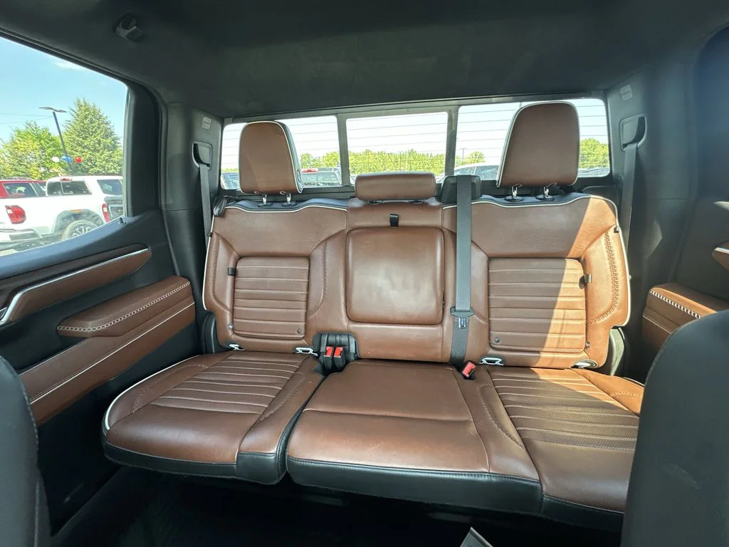 Used 2024 White GMC Denali Ultimate image 17