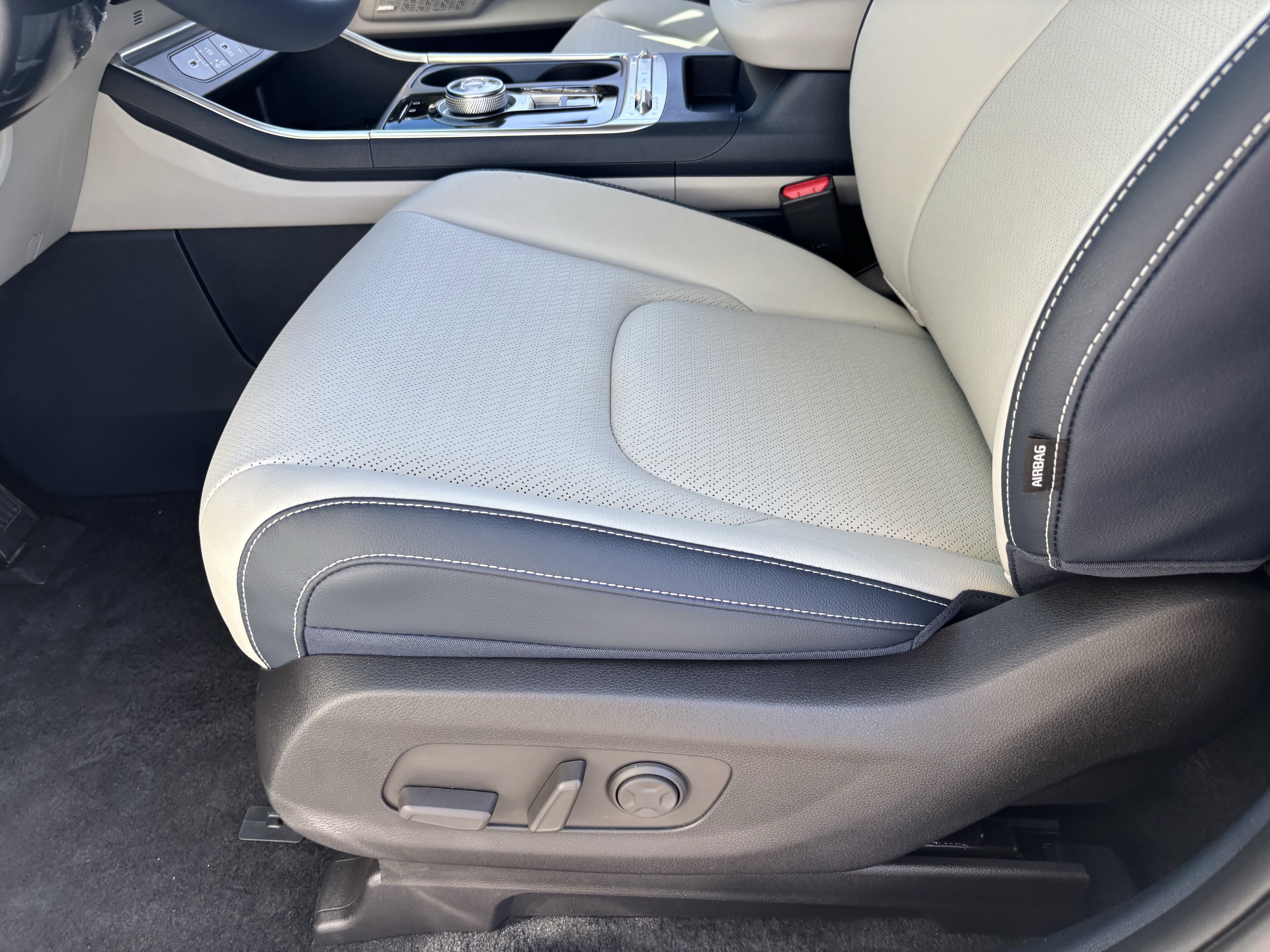 New 2026 Snow White Pearl Kia SX Prestige image 19