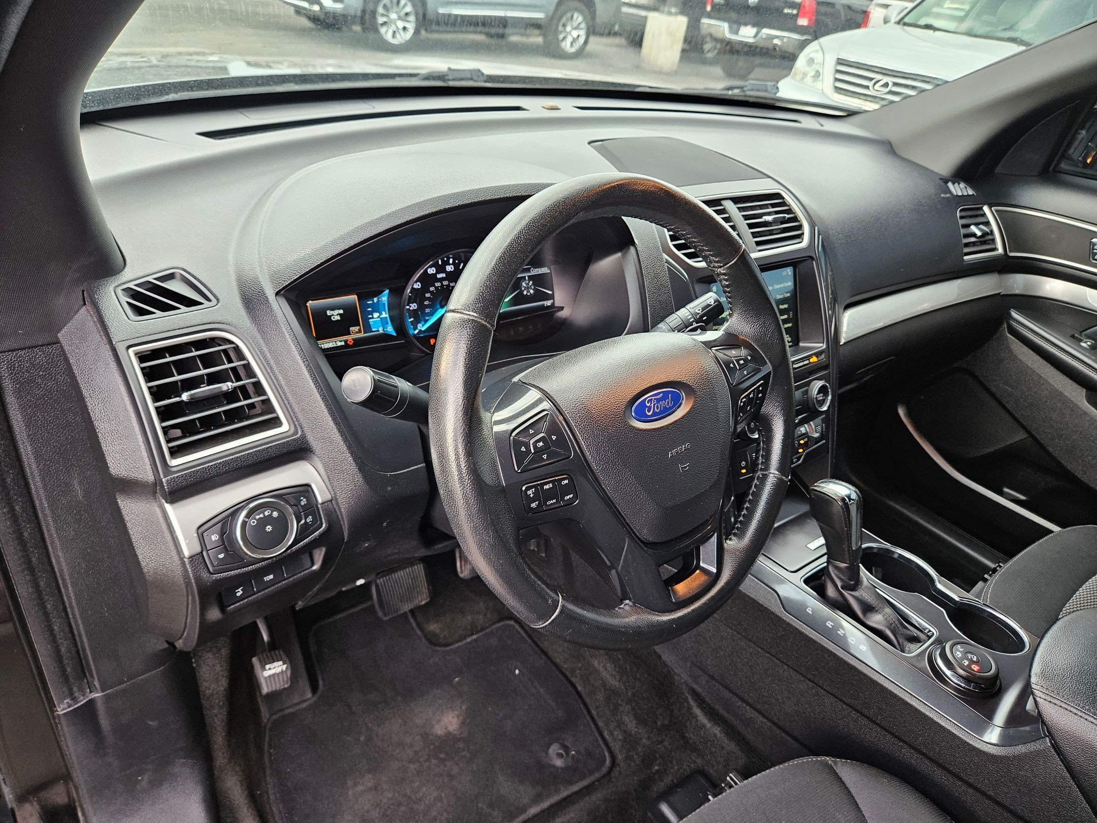 Used 2017 Shadow Black Ford XLT image 14