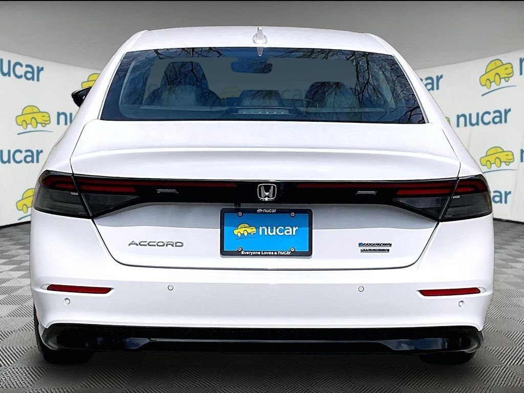 Used 2025 White Honda Touring image 5
