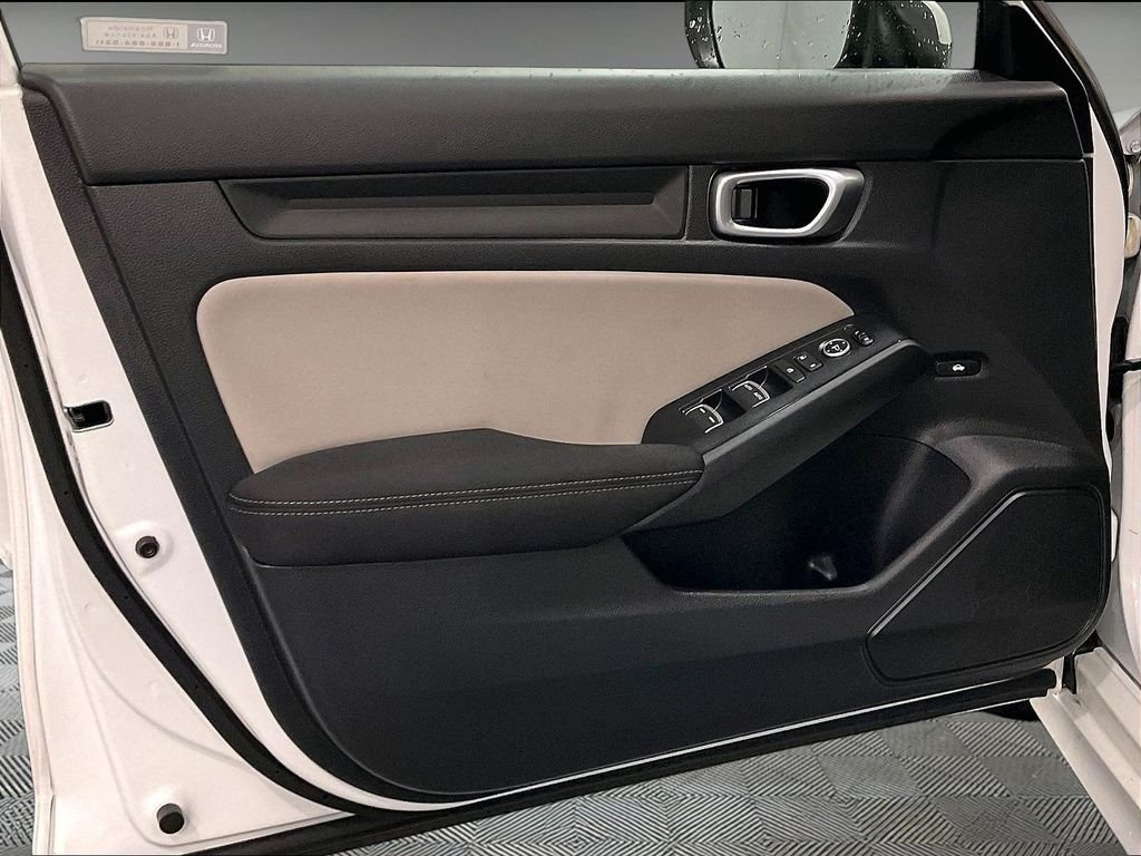 Used 2024 White Honda LX image 9