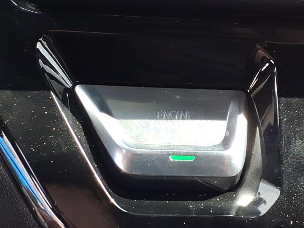 Used 2024 Onyx Black GMC Denali image 27
