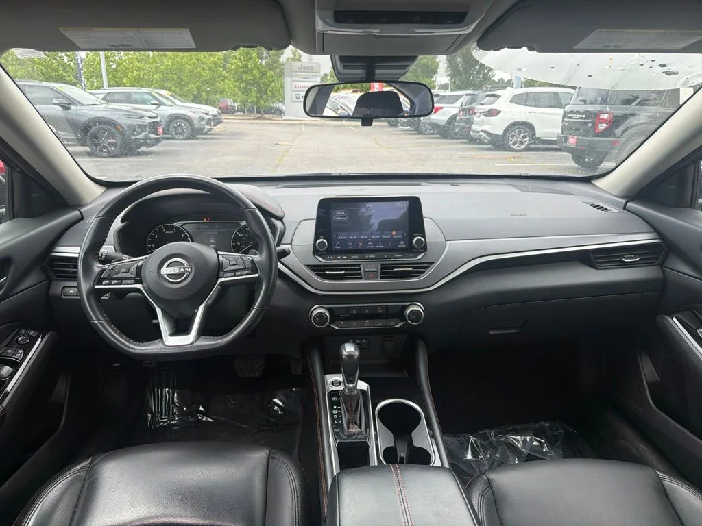 Used 2024 Blue Nissan 2.5 SR image 11