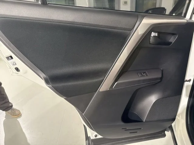 Used 2017 White Toyota LE image 17