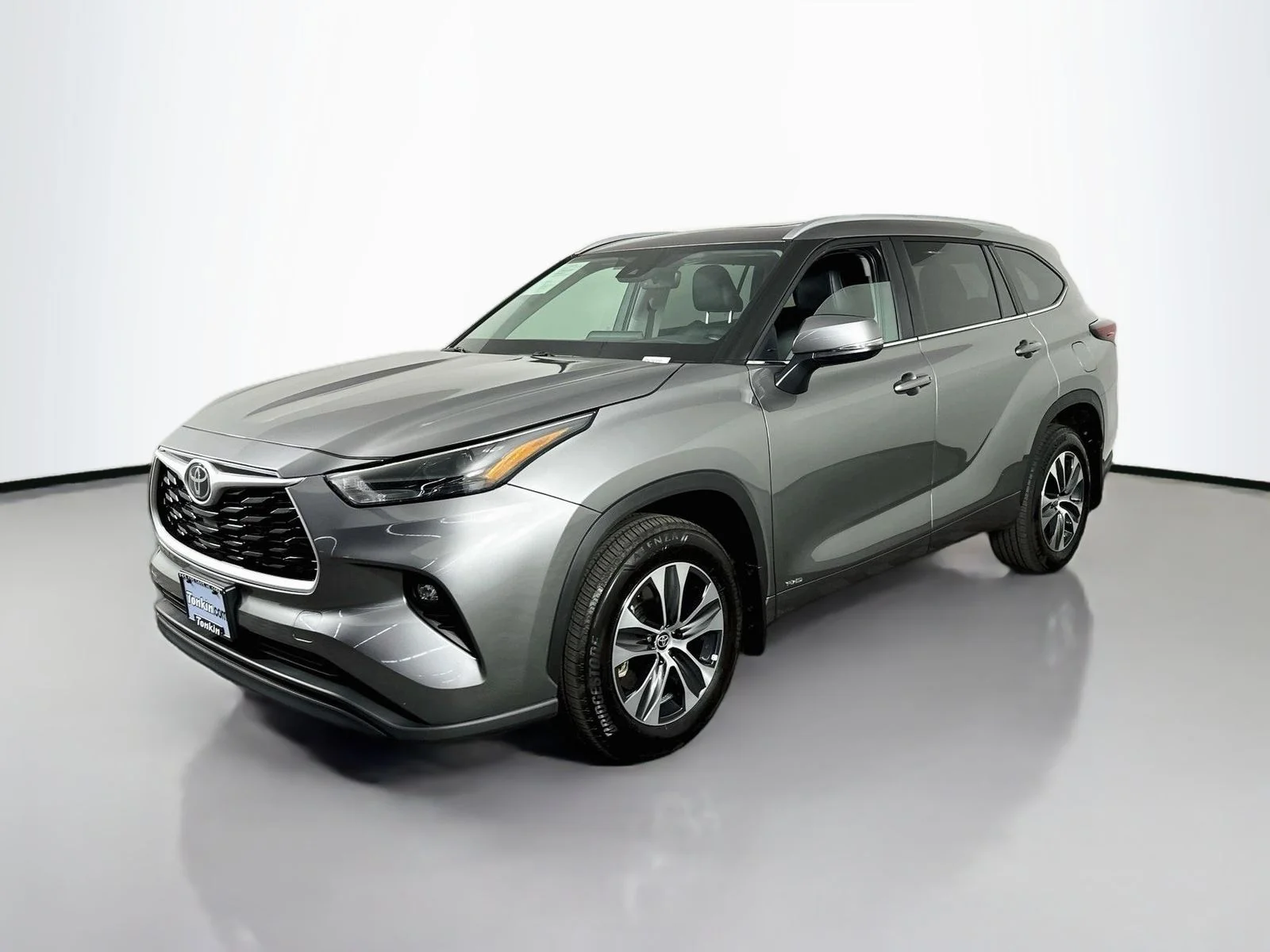 Certified Used 2026 Gray Toyota XLE image 3
