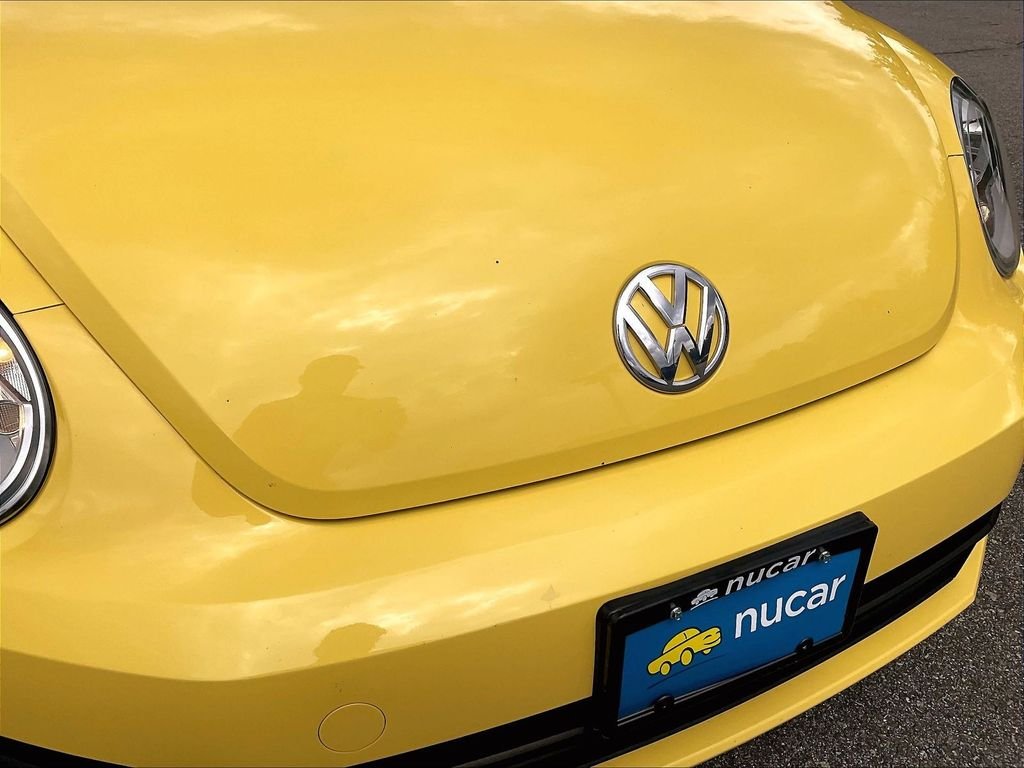 Used 2012 Saturn Yellow Volkswagen 2.5L image 25
