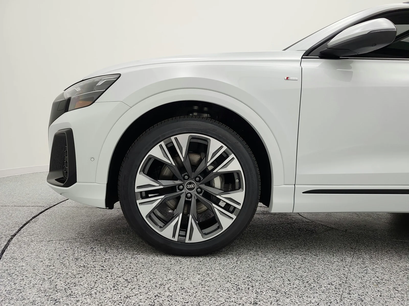 2026 Audi Q8 Prestige - Photo 13