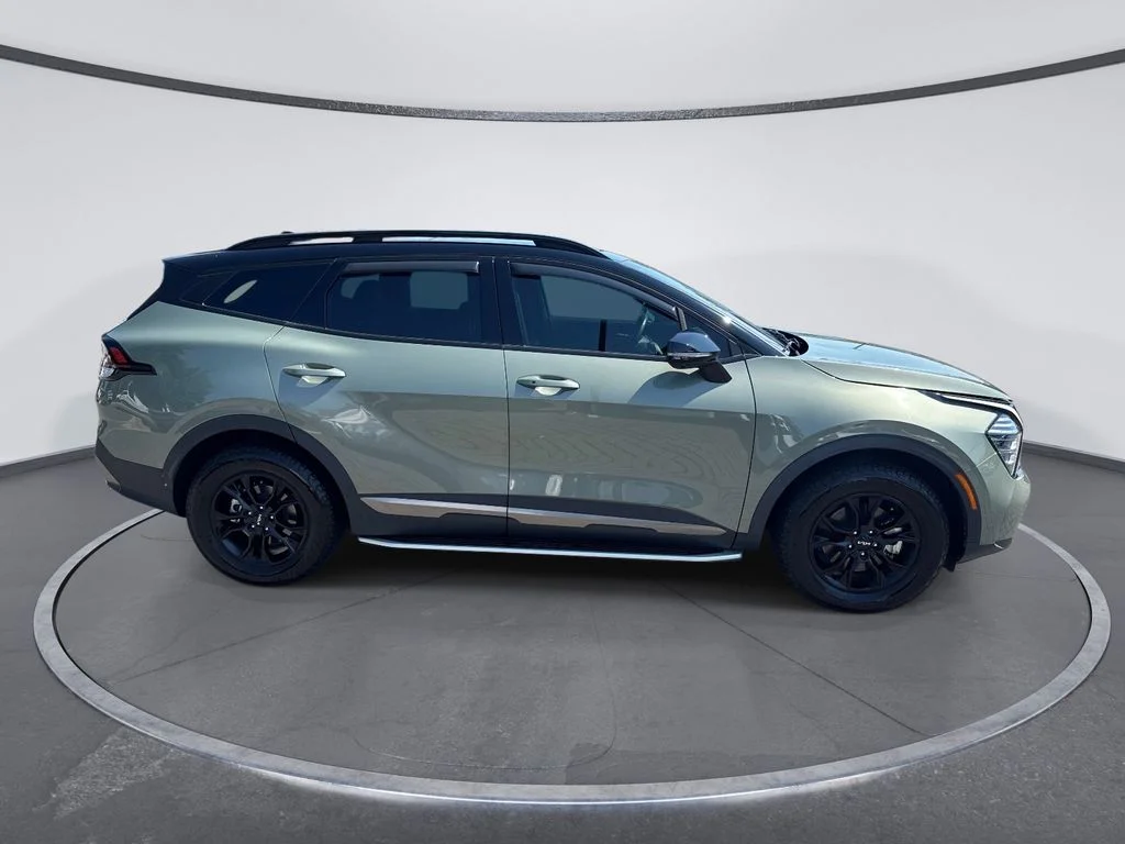 Used 2024 Green Kia X-Pro Prestige image 8