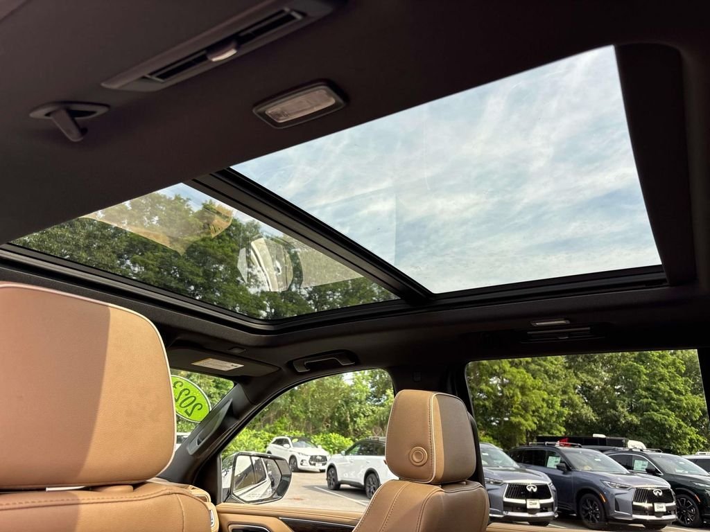 Used 2023 Beige Chevrolet Premier image 12