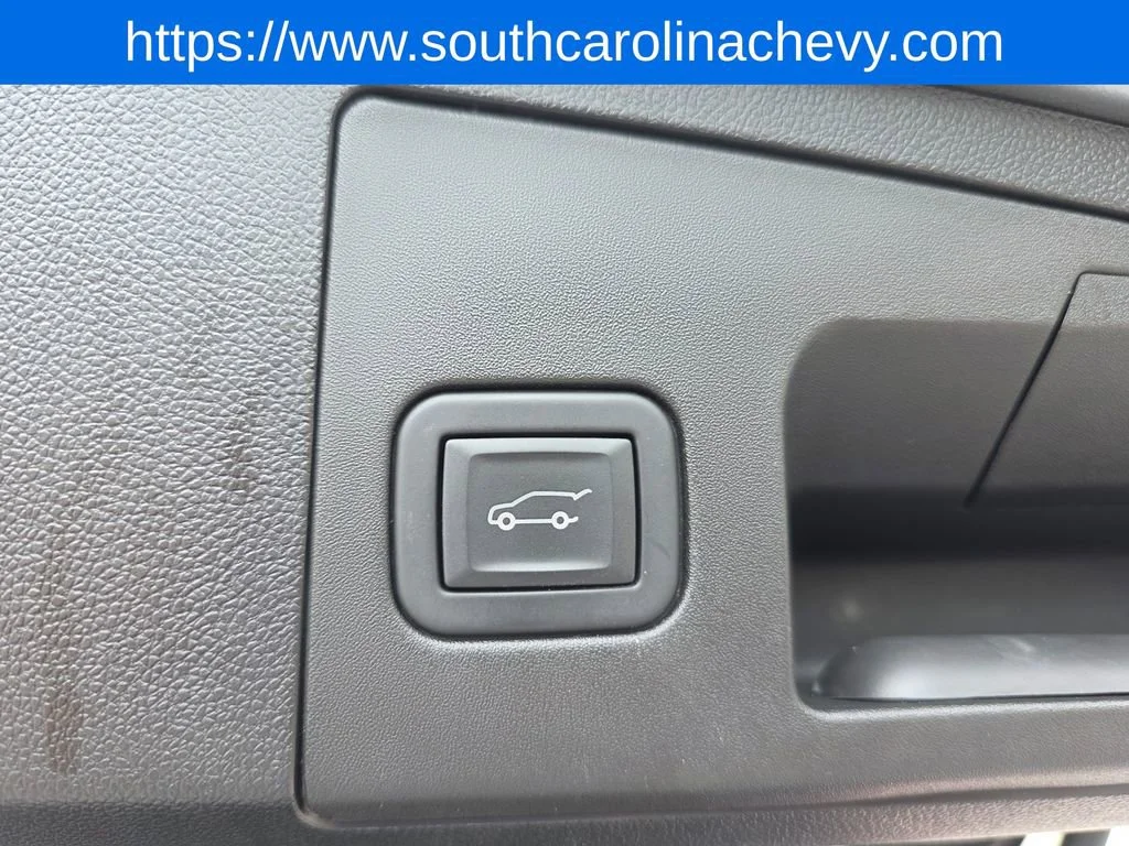 Used 2024 Argent Silver Metallic Cadillac Premium Luxury image 34