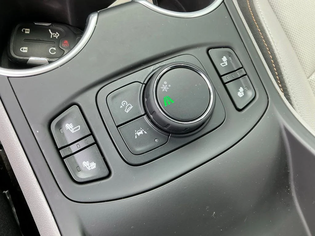 Used 2021 White GMC SLT image 42