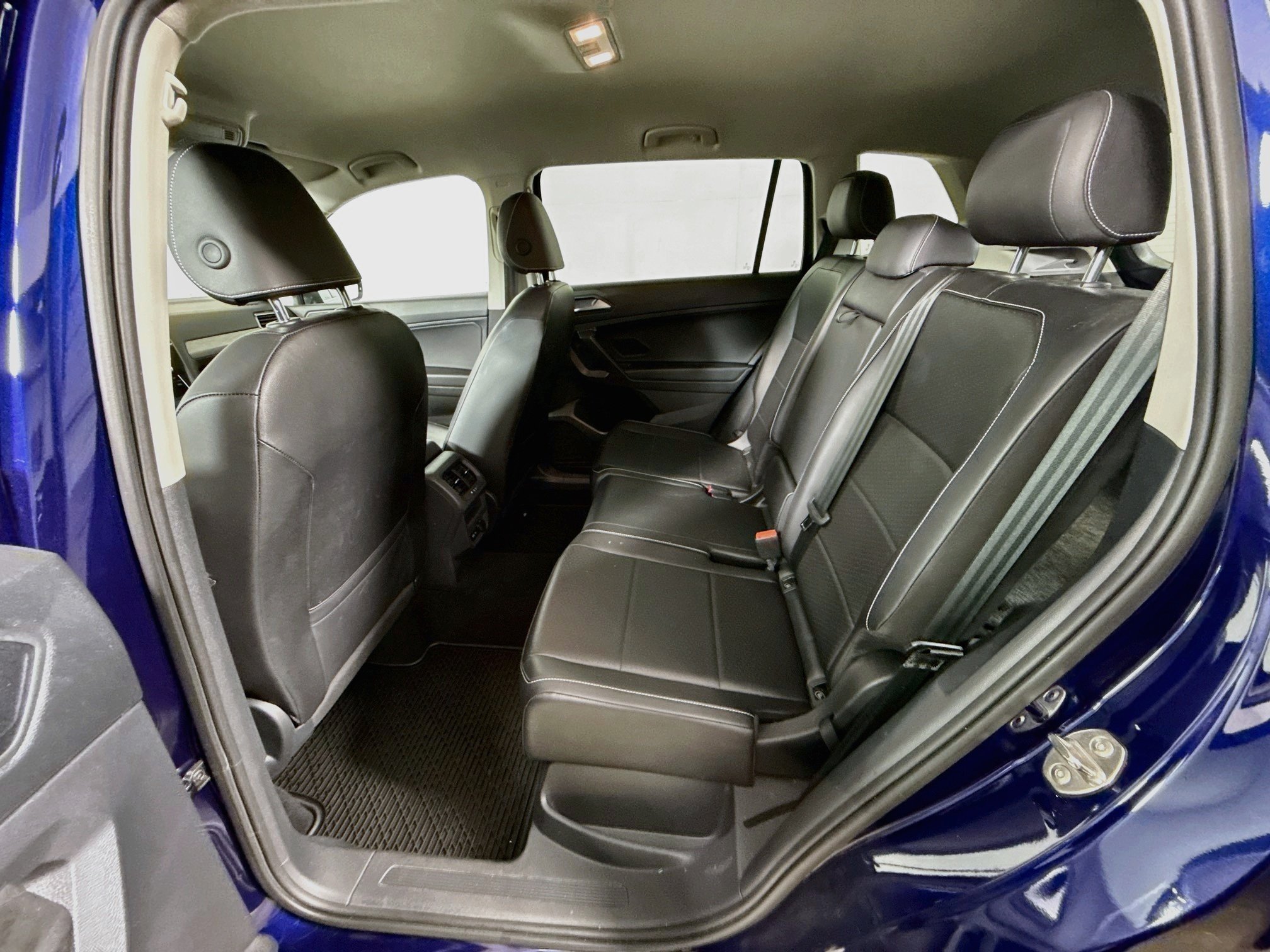 Used 2021 Atlantic Blue Metallic Volkswagen SE image 22