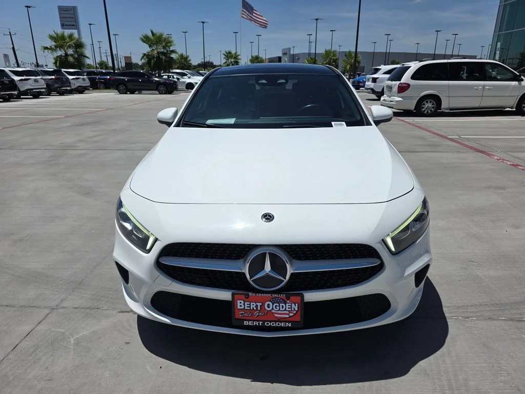 Used 2019 White Mercedes-Benz A 220 image 2