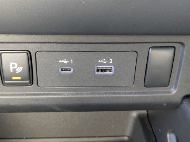 Used 2025 White Nissan S image 19