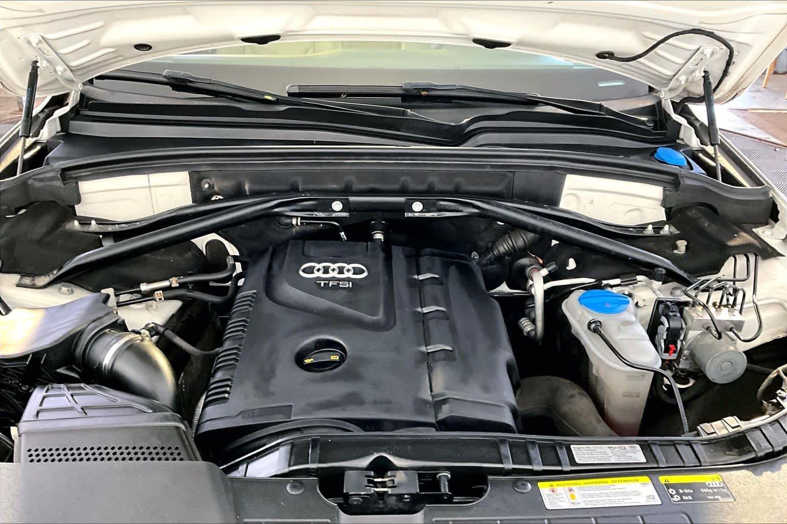 Used 2015 Ibis White Audi Premium image 30