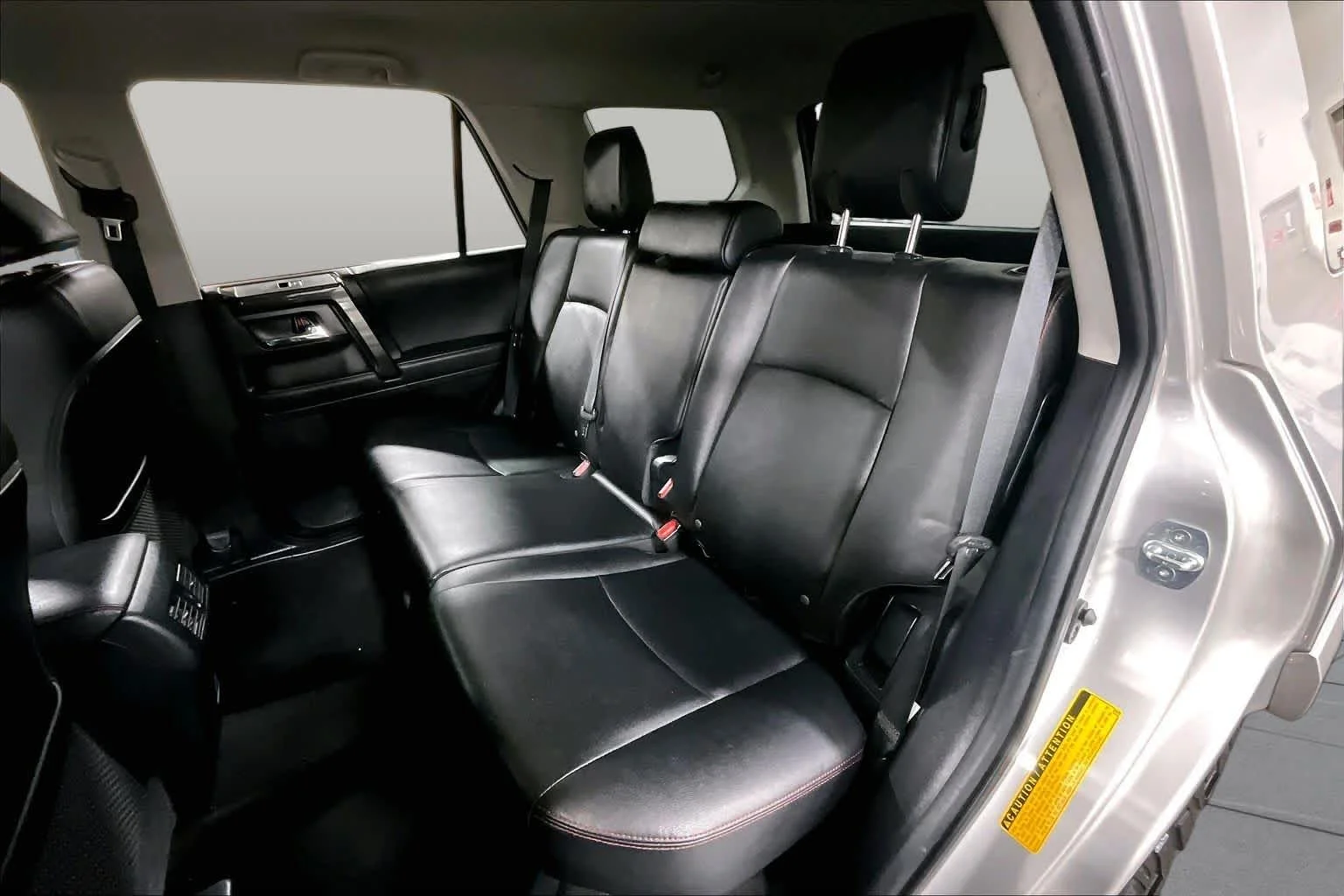 Used 2021 Classic Silver Metallic Toyota Venture image 21