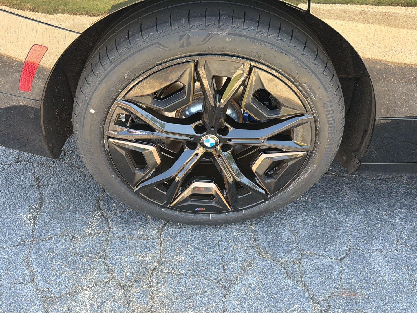 Used 2024 Black Sapphire Metallic BMW M60 image 37