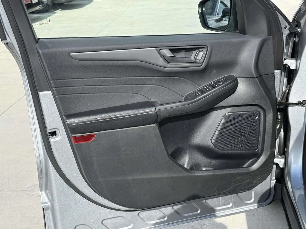 Used 2023 Silver Ford Active image 28