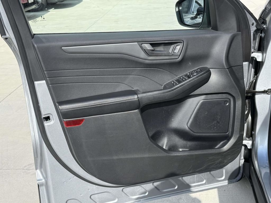 Used 2023 Silver Ford Active image 28