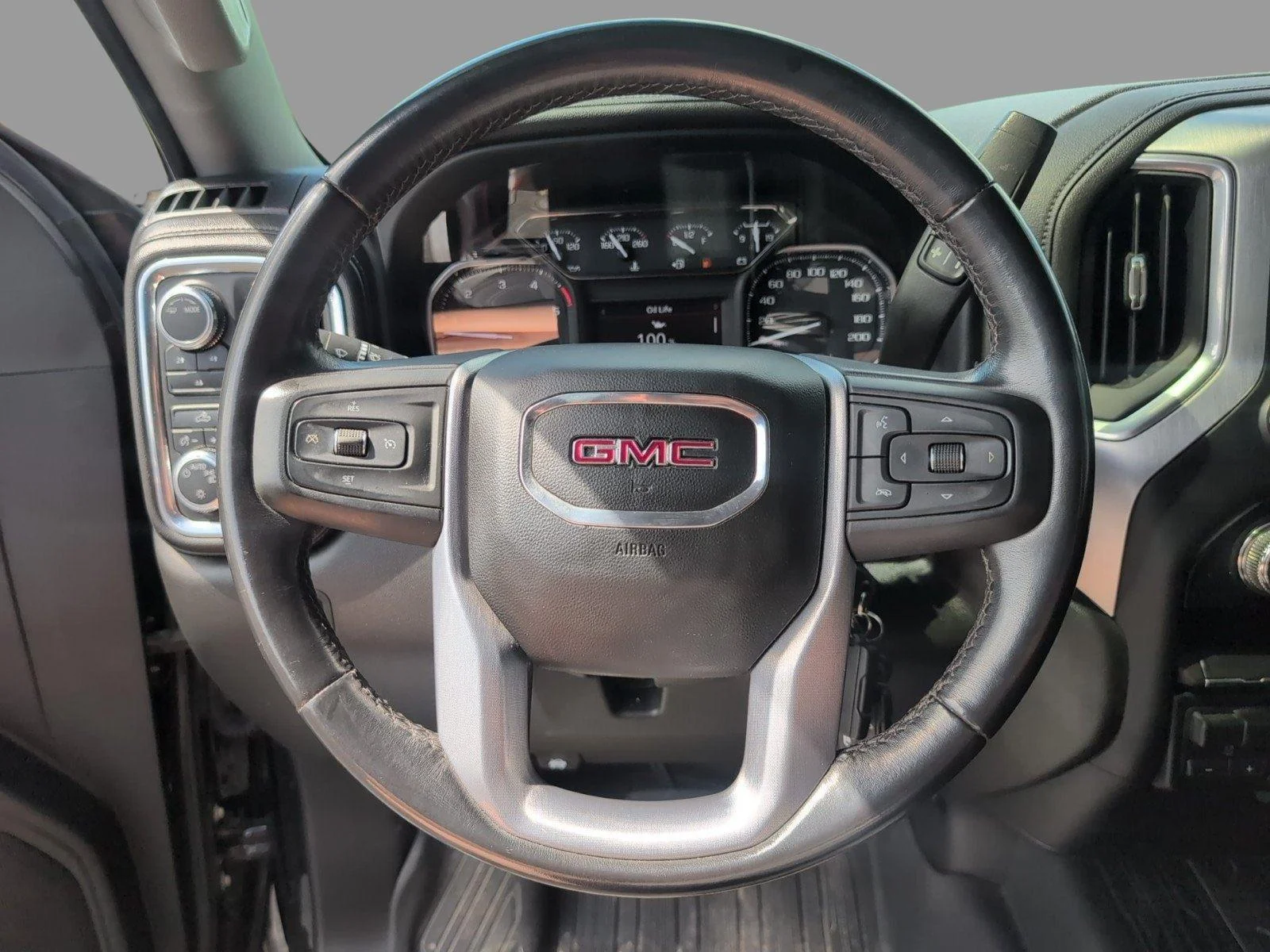 Used 2022 Onyx Black GMC SLE image 27