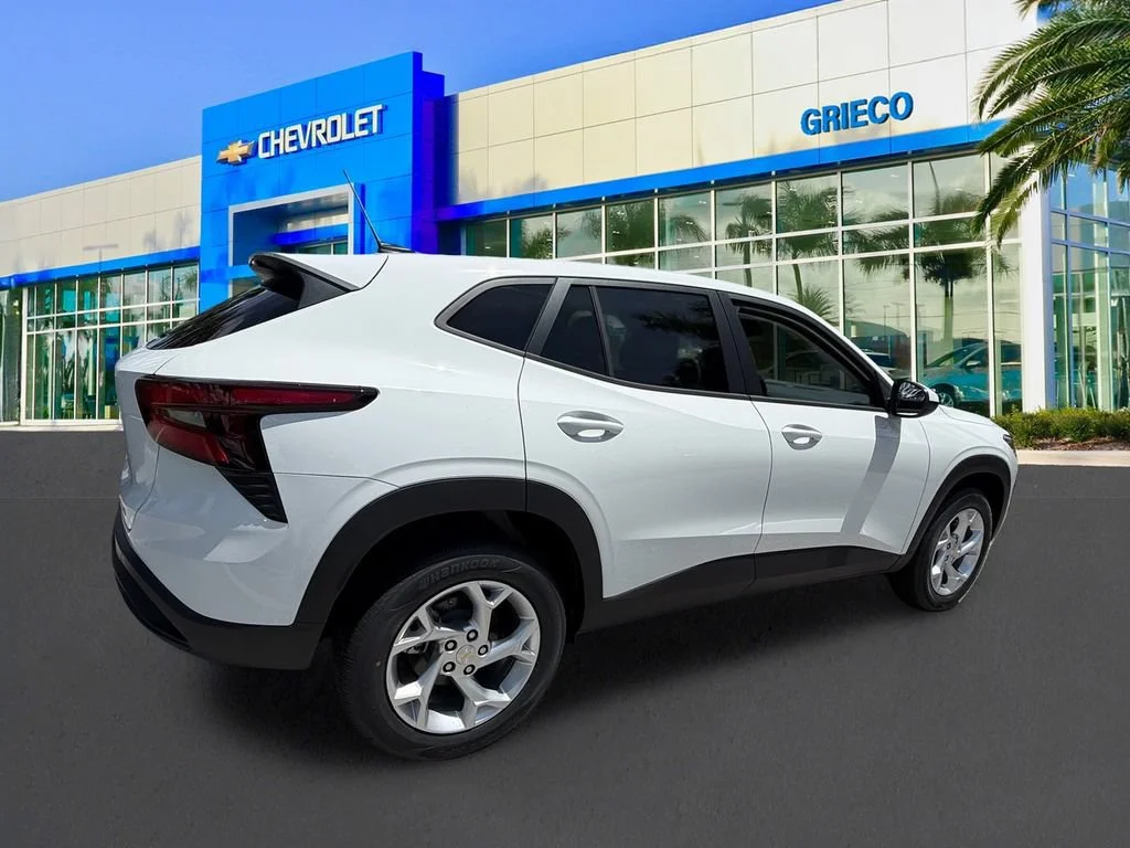 2026 Chevrolet Trax LS - Photo 7