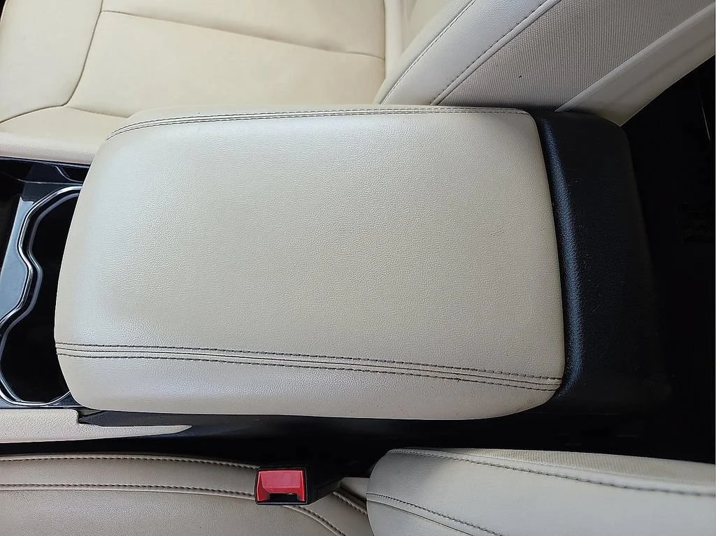 Used 2021  Jeep Limited image 16