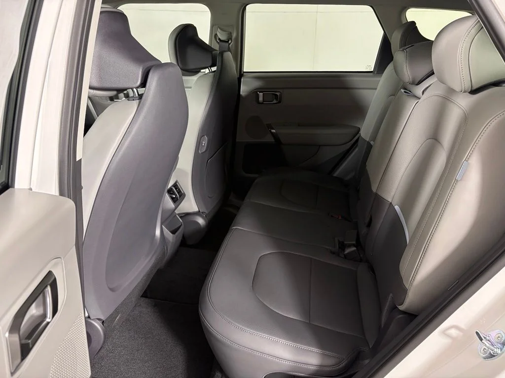 New 2027 Snow White Pearl Kia EX image 40