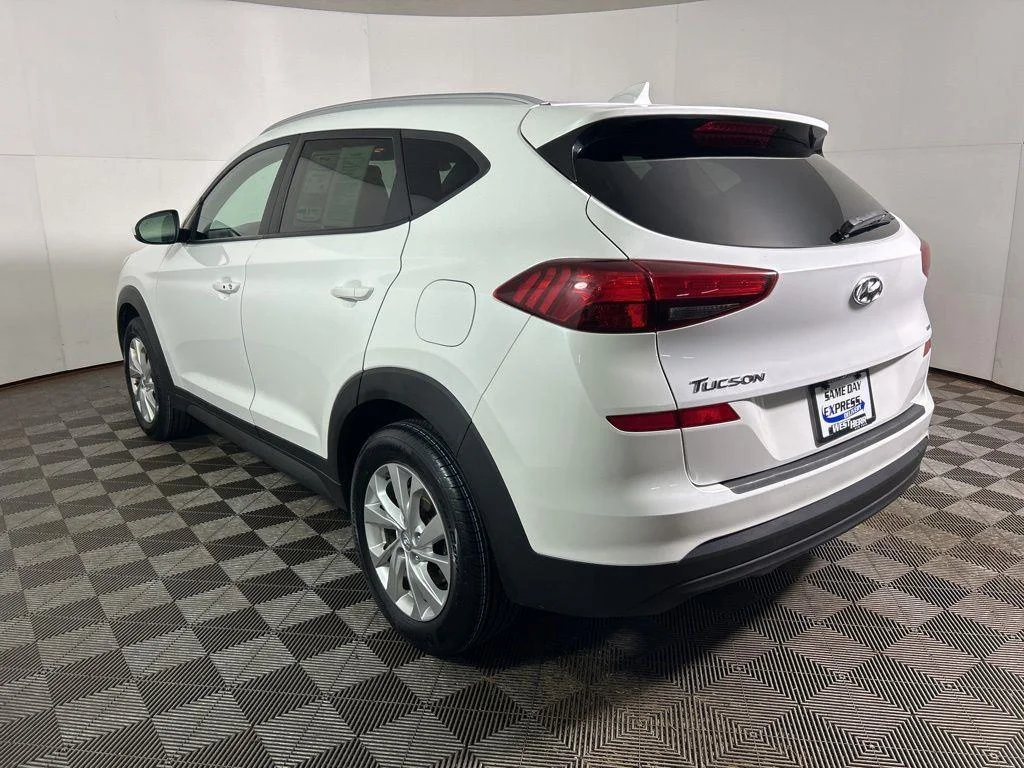 Used 2020 Cream White Hyundai Value image 9