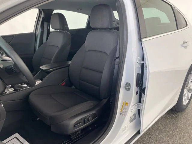 Used 2021 White Chevrolet LT image 33