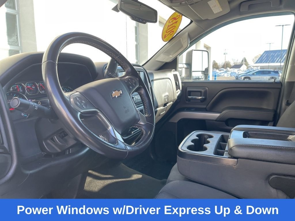 Used 2018 White Chevrolet LT image 14
