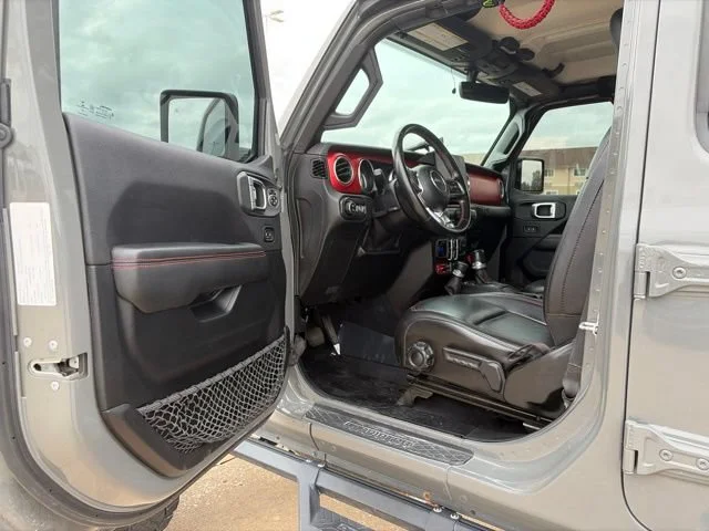 Used 2020  Jeep Rubicon image 10