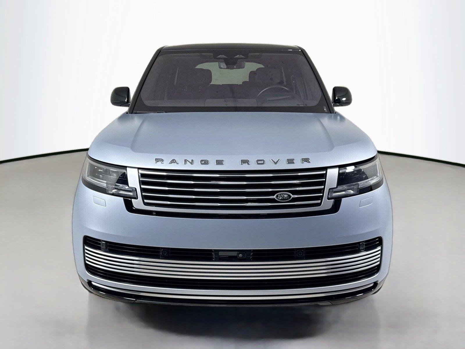 Used 2023 Ionian Silver SV Bespoke Ultra Metallic Gloss Land Rover SV | 225K MSRP image 11