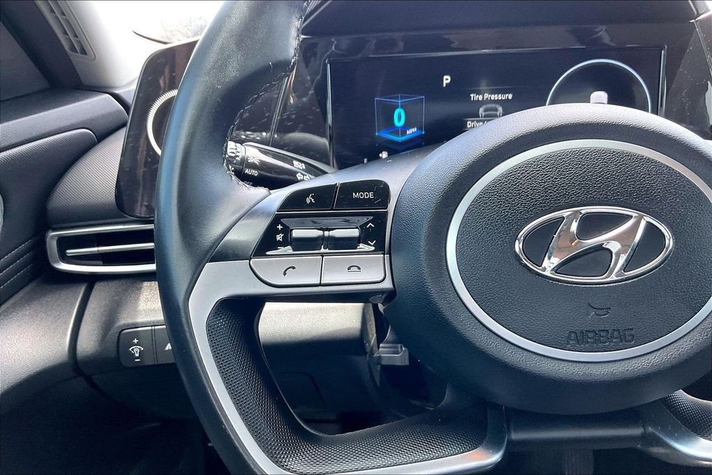 Used 2022 Black Hyundai SEL image 10