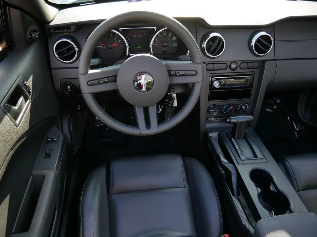 Used 2006  Ford V6 Premium image 13