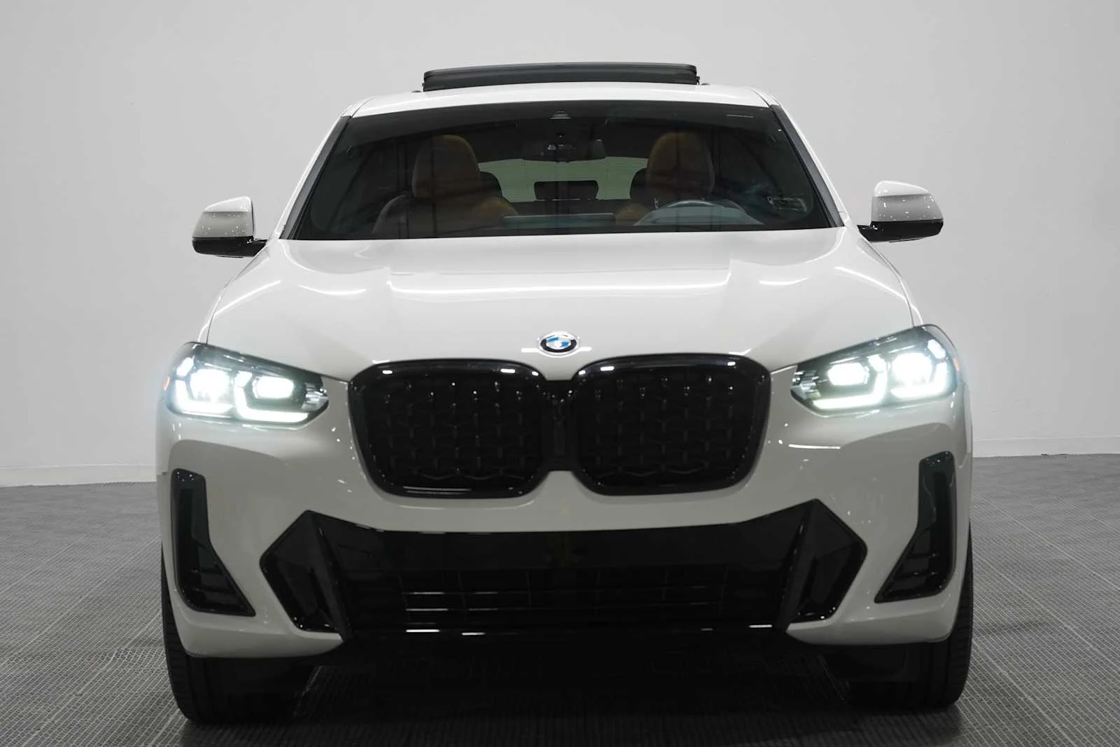 Certified Used 2025 Alpine White BMW xDrive30i image 2