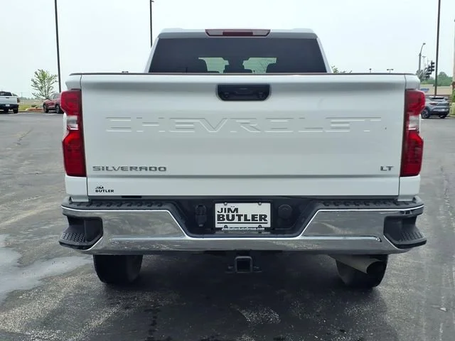 Used 2025 Summit White Chevrolet LT image 22