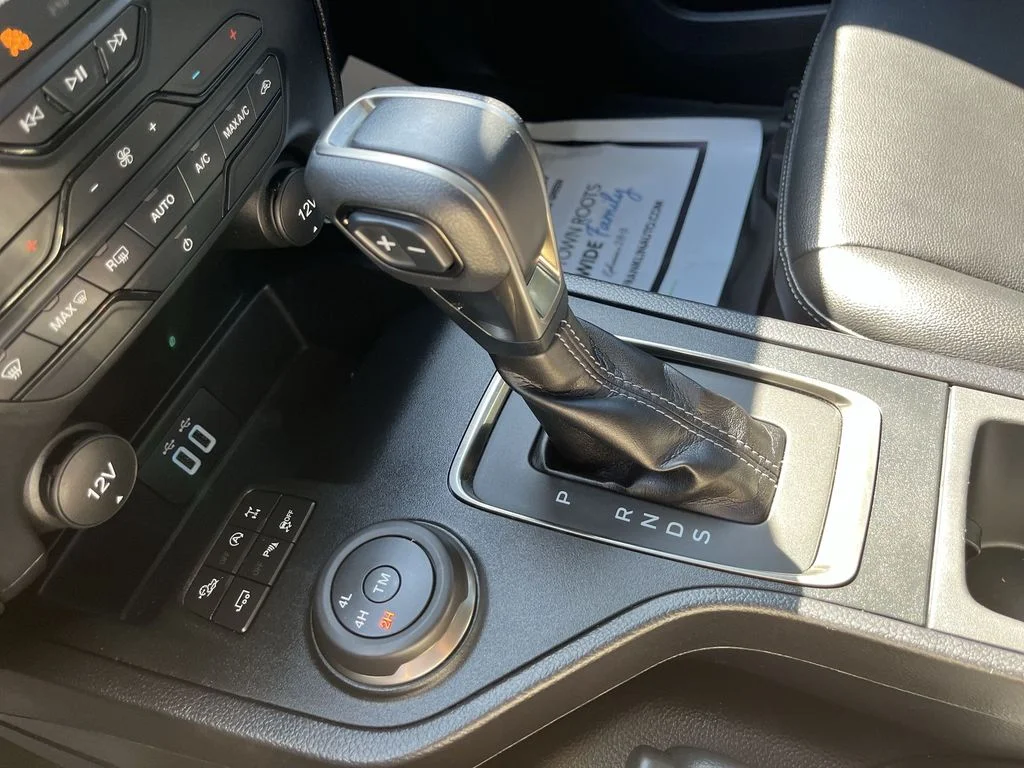 Used 2022 Blue Ford XLT image 19