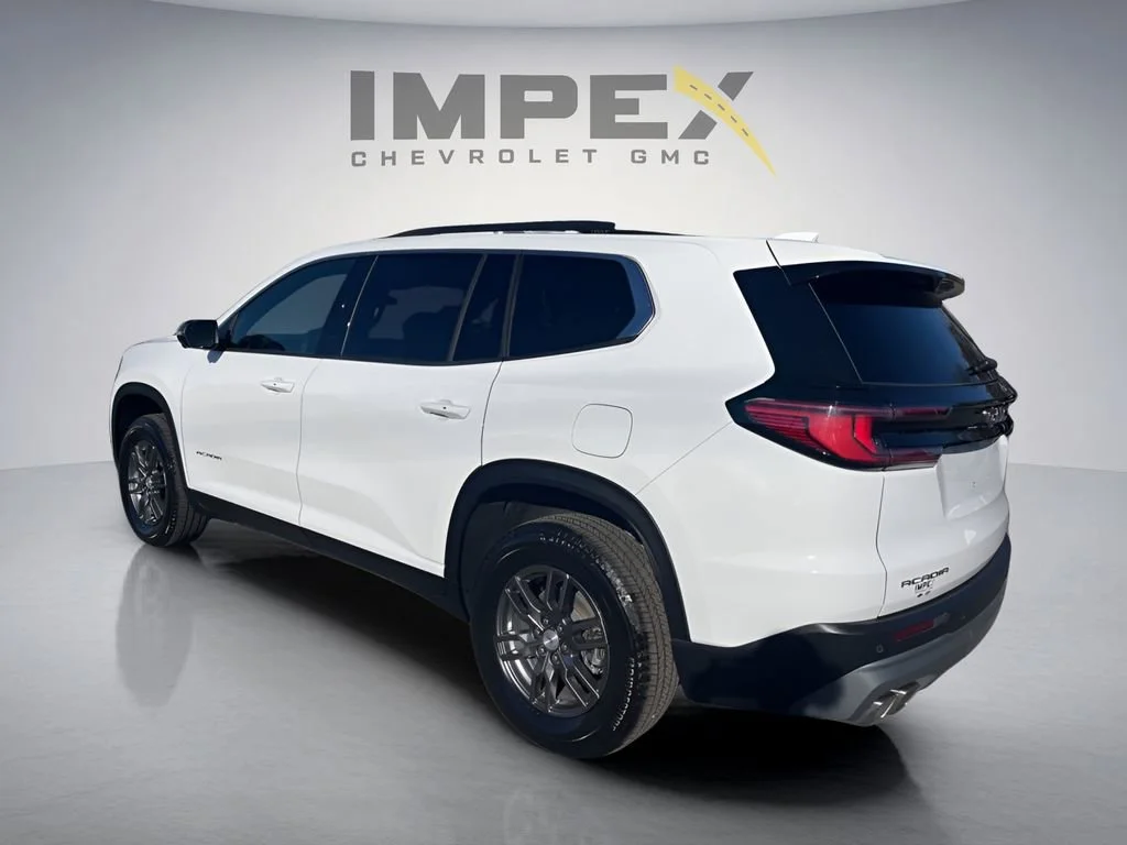 Used 2025 Summit White GMC Elevation image 3