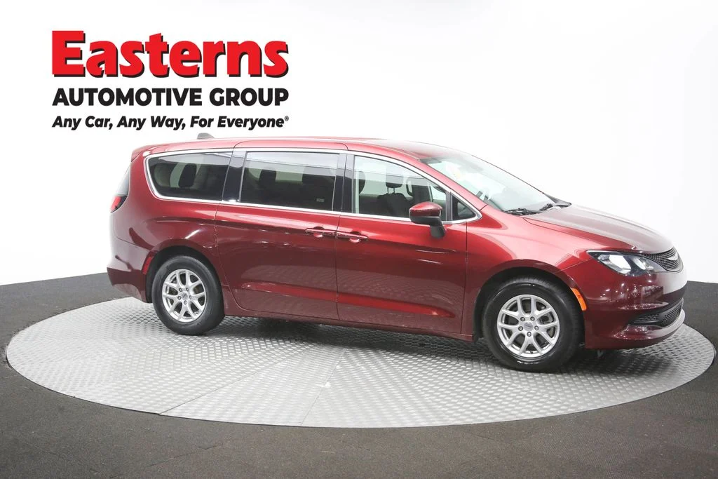 Used 2023 Red Chrysler LX image 43