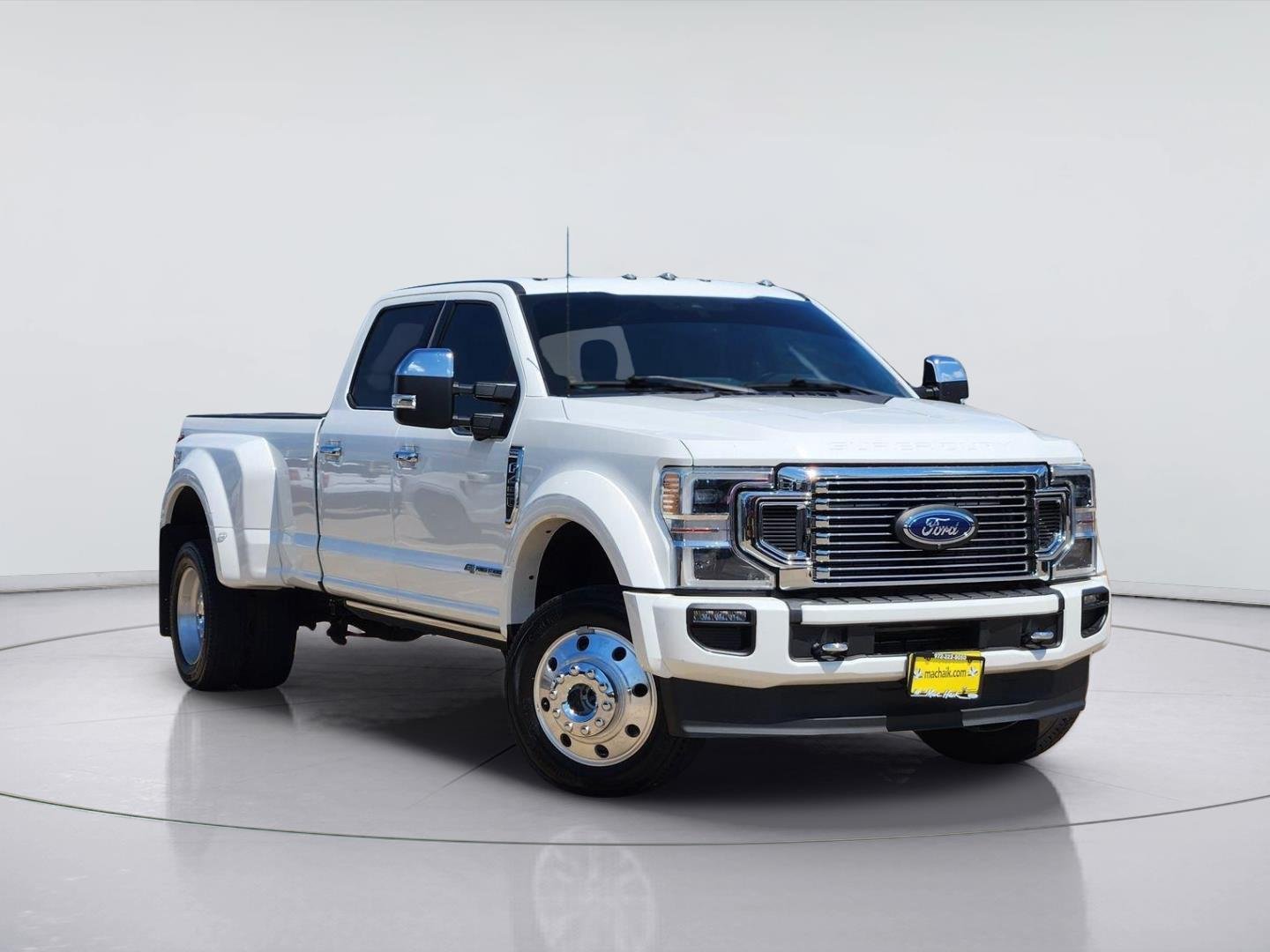 Used 2022 Star White Metallic Tri-Coat Ford Platinum image 1